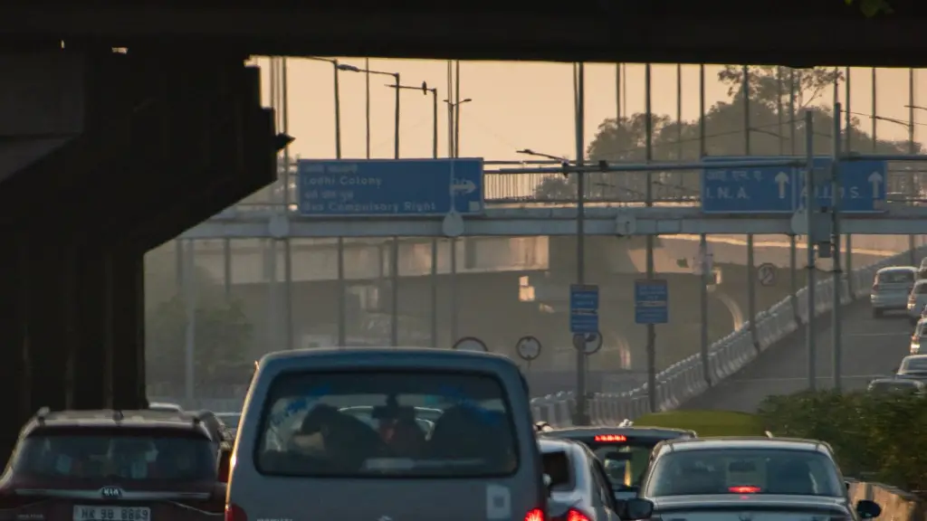 Cars on an expressway in New Delhi