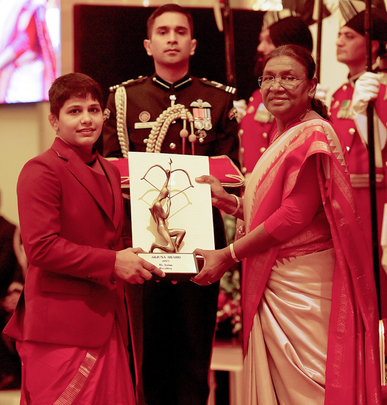 Antim Panghal receiving the Arjuna Award from President Murmu