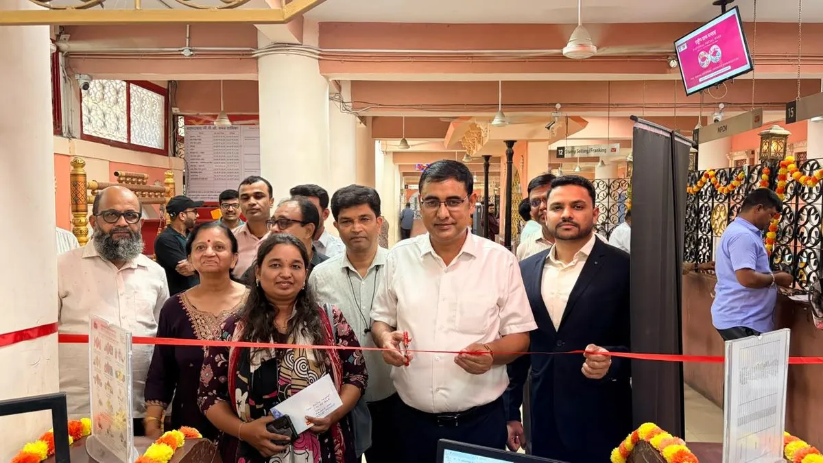 24 Speed Post: Postmaster General Krishna Kumar Yadav launches the service at Ahmedabad GPO