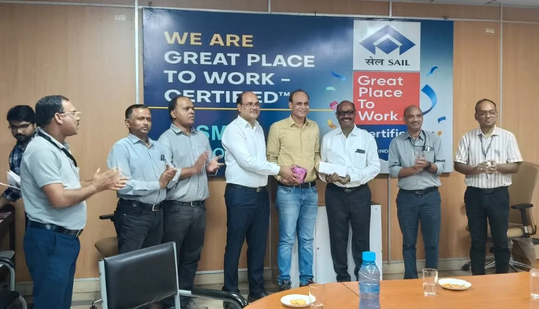 Workers honoured for the converter hood replacement