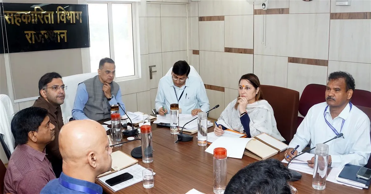Bharat Taxi: Chief Secretary V. Srinivas chairing the Bharat Taxi review meeting in Jaipur
