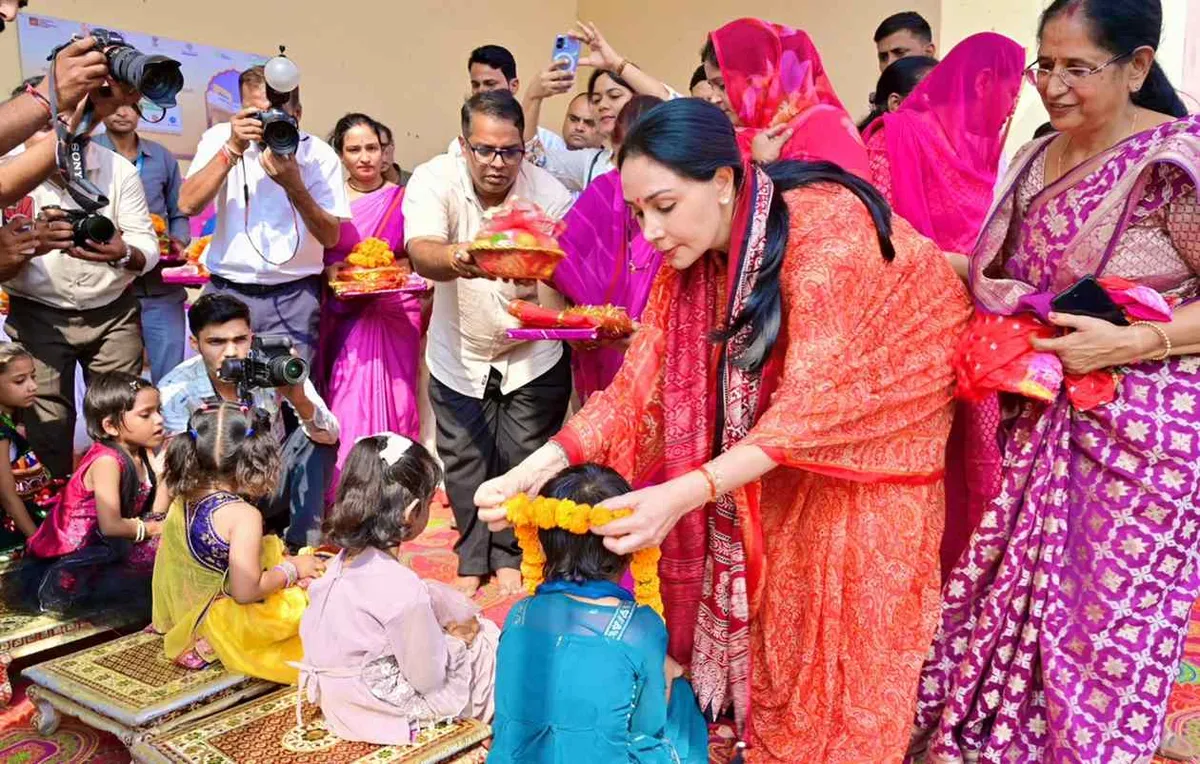 Shishu Sanjeevani: Deputy Chief Minister Diya Kumari performs kanya pujan at the Vidyadhar Nagar anganwadi in Jaipur