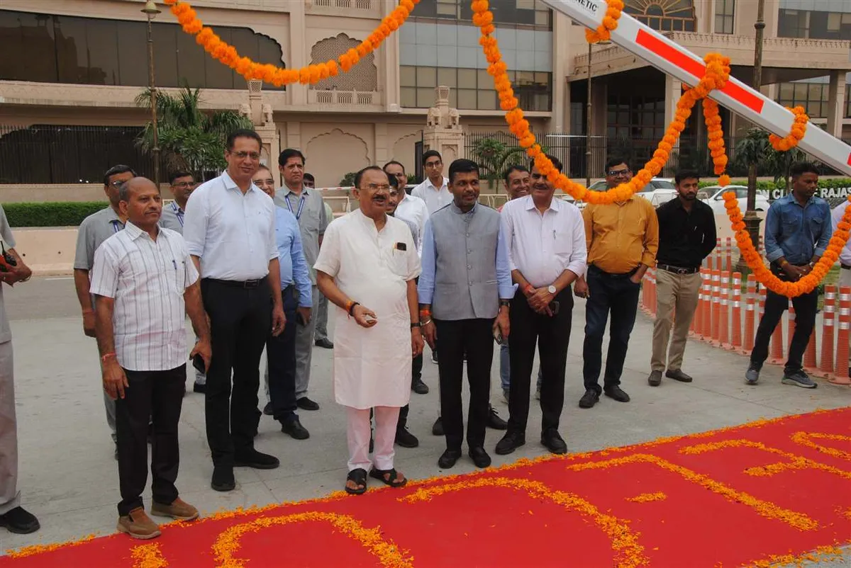 Officials at the UVSS launch at the Assembly complex