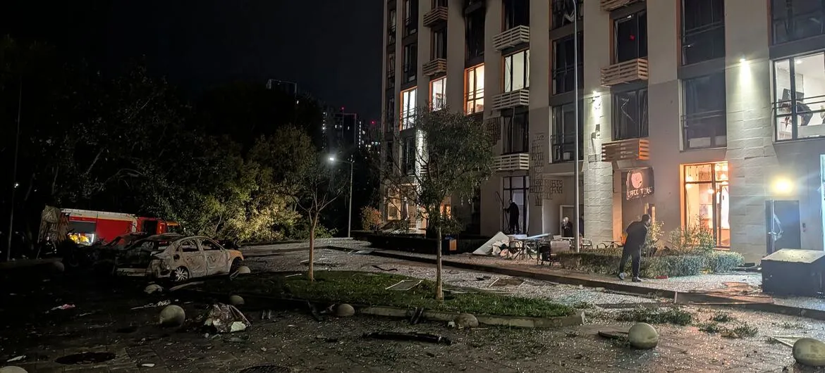 Kharkiv attack: Aftermath of a drone attack on a residential area in Kyiv on 12 October