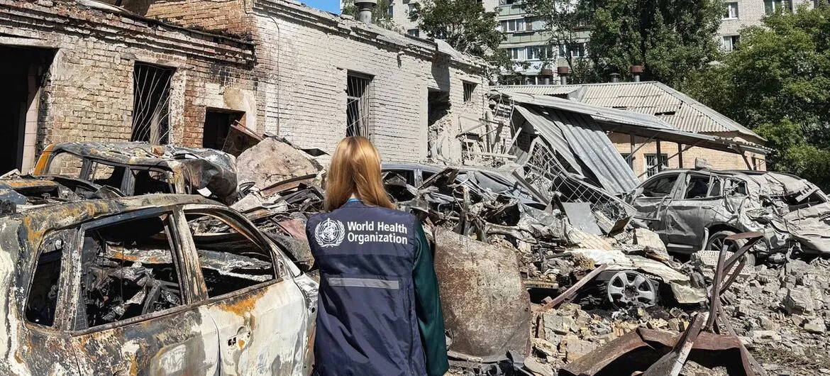 WHO Ukraine warehouses: Damage after a missile and drone strike on Kyiv's Solomianskyi district on 20 August 2026 (file)