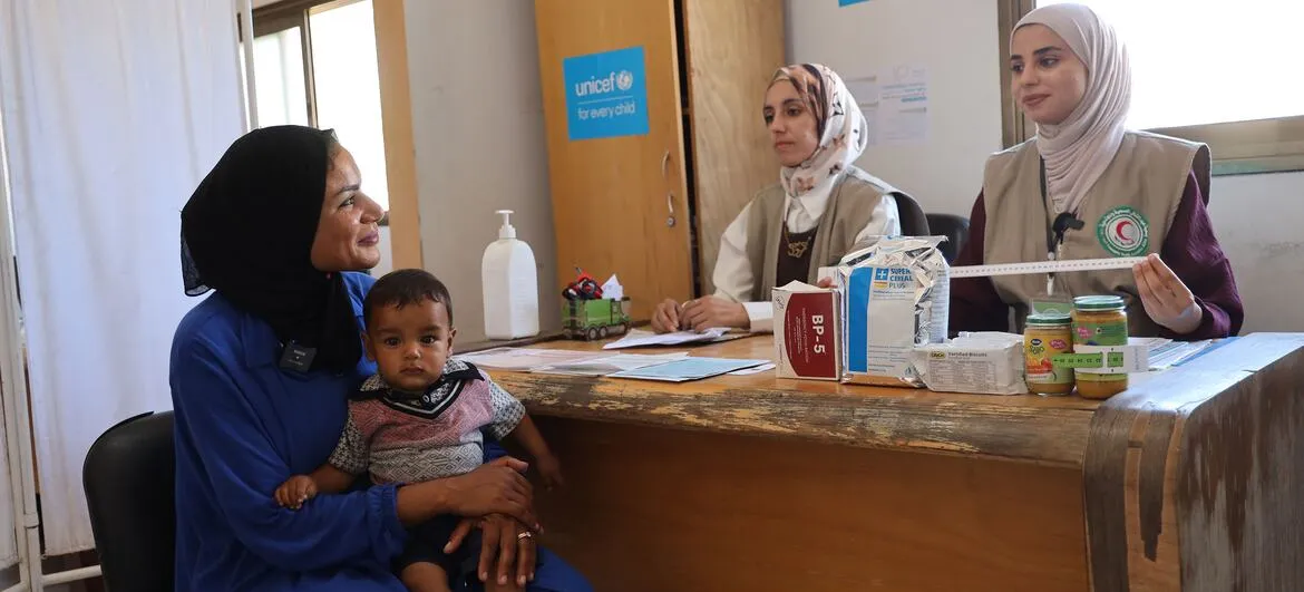 WHO Eastern Mediterranean: A UNICEF-supported breastfeeding counselling session for mothers in Gaza (file photo)