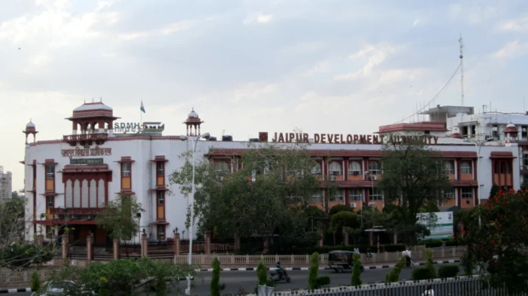 JDA clears encroachments on Jaipur’s New Sanganer Road under HC order JDA clears encroachments on Jaipur’s New Sanganer Road under HC order